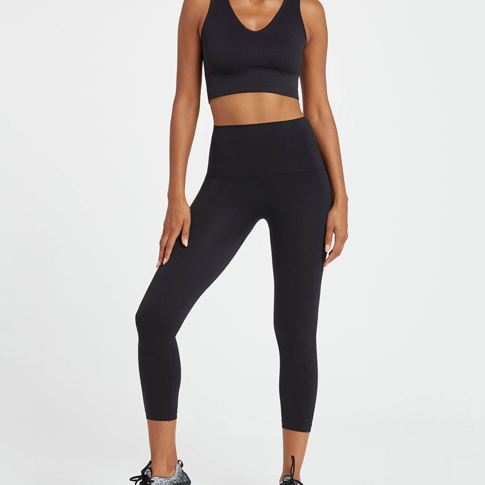 Spanx Look at Me Now Seamless Cropped Leggings sz L very black